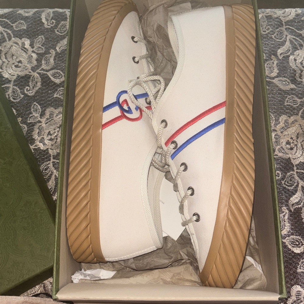 Gucci White Sneakers with Red and Blue Accents. Accepting all offers! - Picture 11 of 11